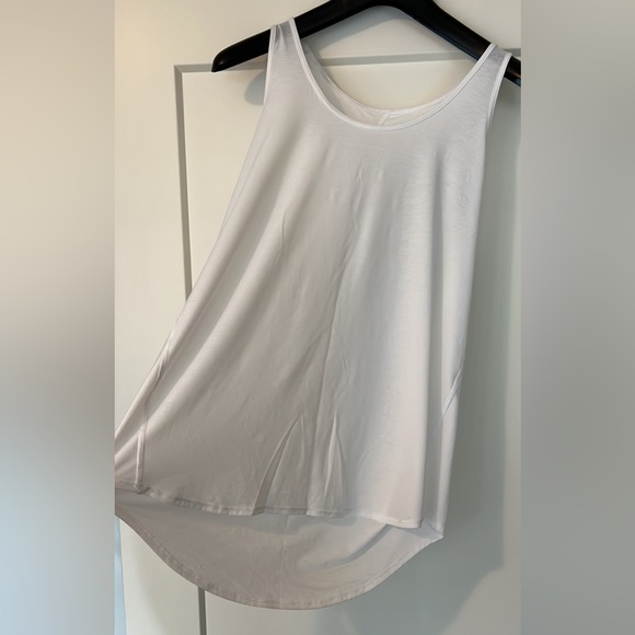 Lululemon - Picture 2 of 3